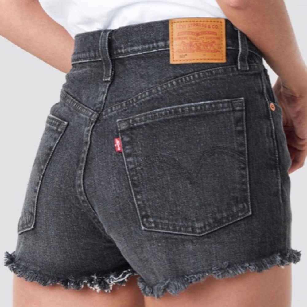 Levi’s 501 Cut Off Shorts